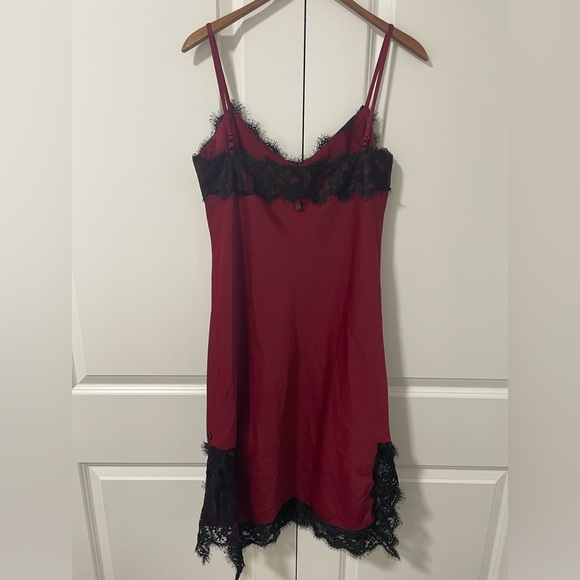 RUDSAK -sexy , red andd black lace slip dress - Picture 2 of 5